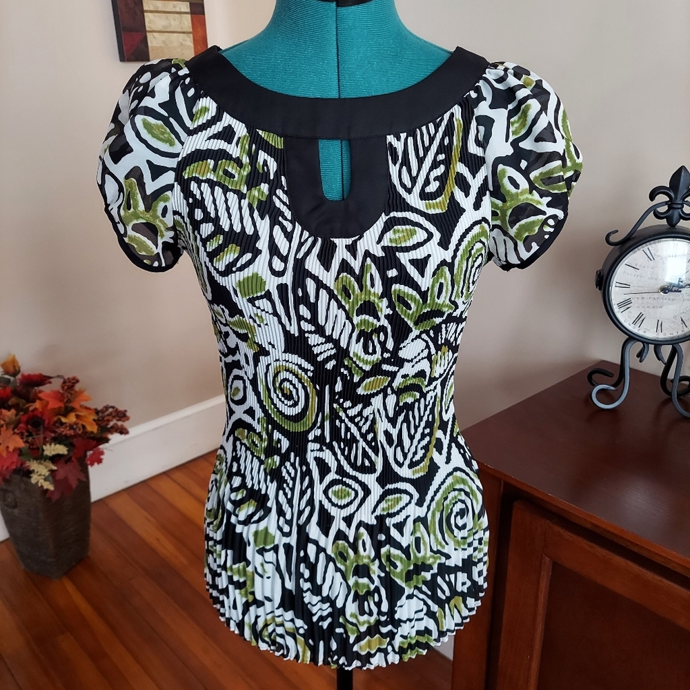 Essentials Abstract Print Cut Out Pleated Blouse Women's S